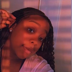 Meet your Posher, Abigail